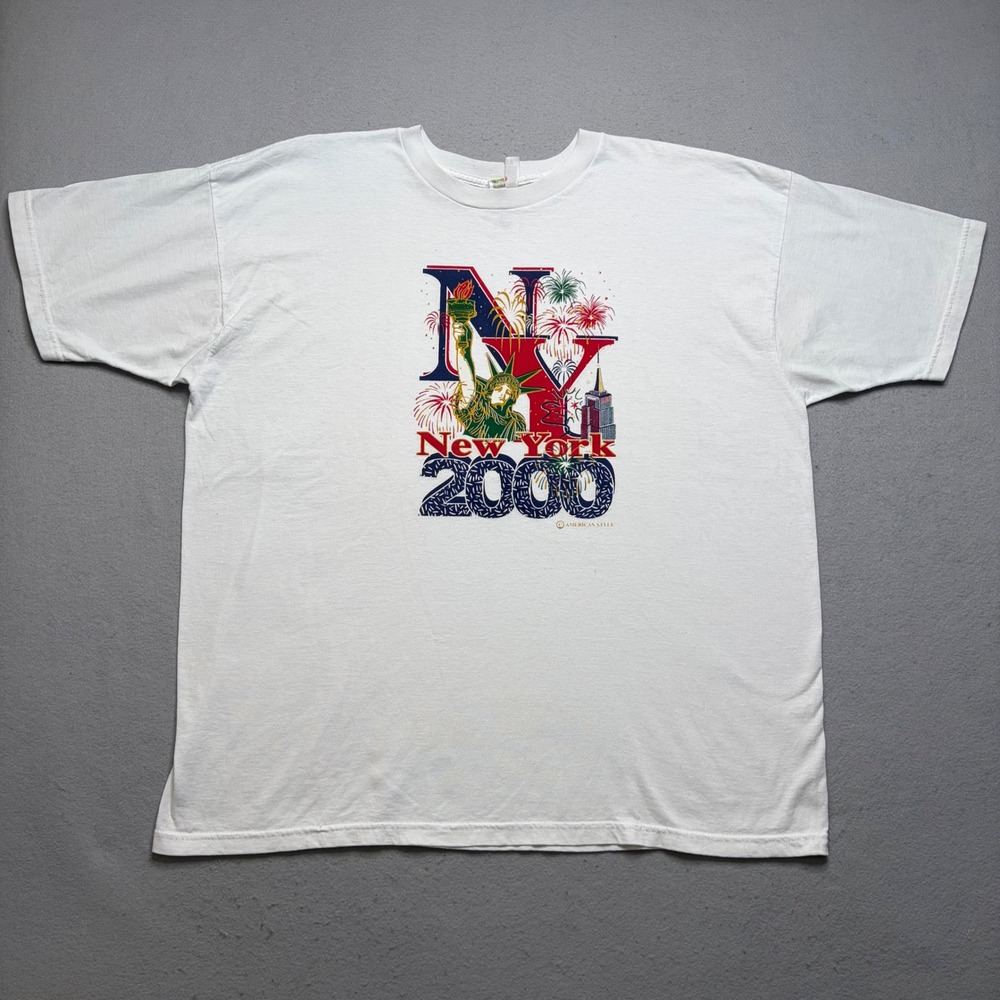 Fruit of the Loom T-Shirt Mens XXL White New York 2000 Statue of Liberty Vintage